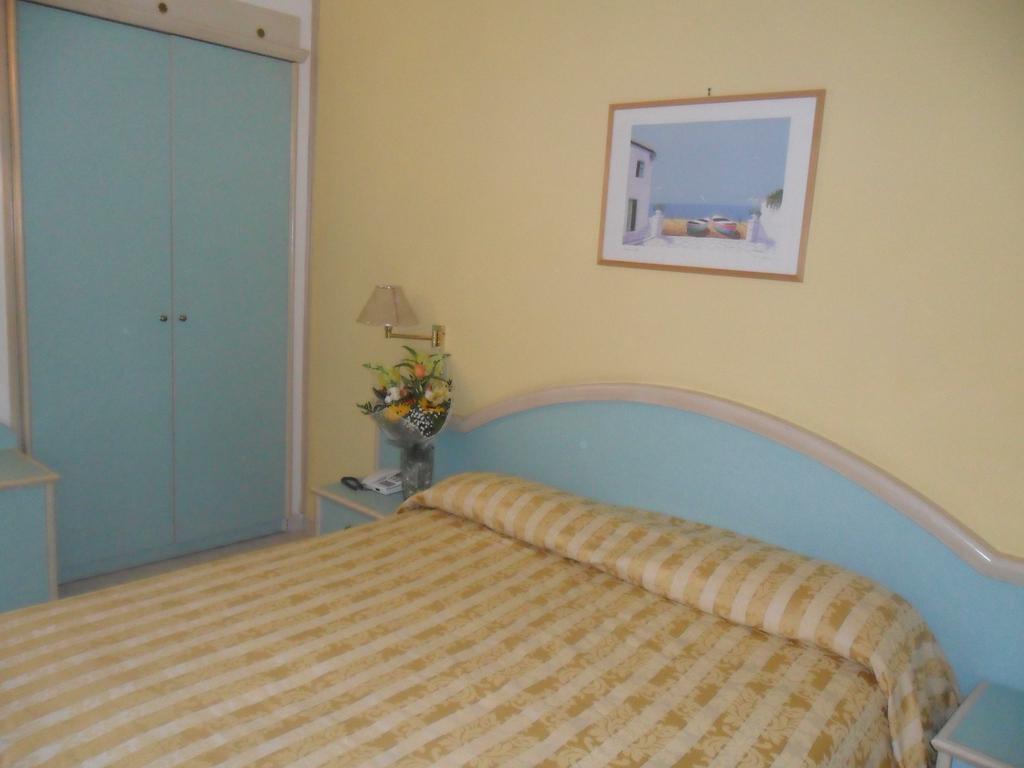 Hotel Solemare Beach & Beauty Spa Ischia Room photo